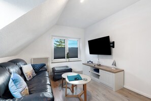 TV - Apartment 'Klaus Lafrenz Petersdorf N°3' with Wi-Fi (Fehmarn)