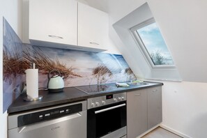 Refrigerador, horno, placa de cocina, lavavajillas