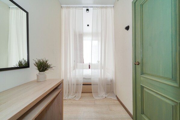 1 bedroom, iron/ironing board, free WiFi, bed sheets - A small and very cozy one-bedroom apartment in the very center of Minsk. (Minsk)