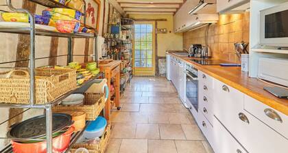 Wonderful private villa for 9 people with WIFI, private pool, TV and pets allowed