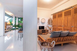 Télévision à écran plat