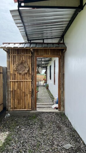 Entrée de l’hébergement