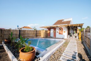 Outdoor pool -  Villa New D'Bamboo by Plesirhatiyogja (Sewon)