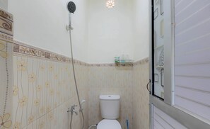 Unclassified image, 5 of 25, button -  Villa New D'Bamboo by Plesirhatiyogja (Sewon)