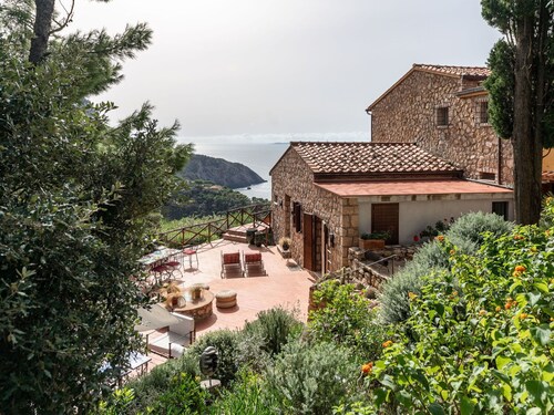 Magnifique maison de vacances pour 6 personnes avec climatisation, WIFI, TV et terrasse