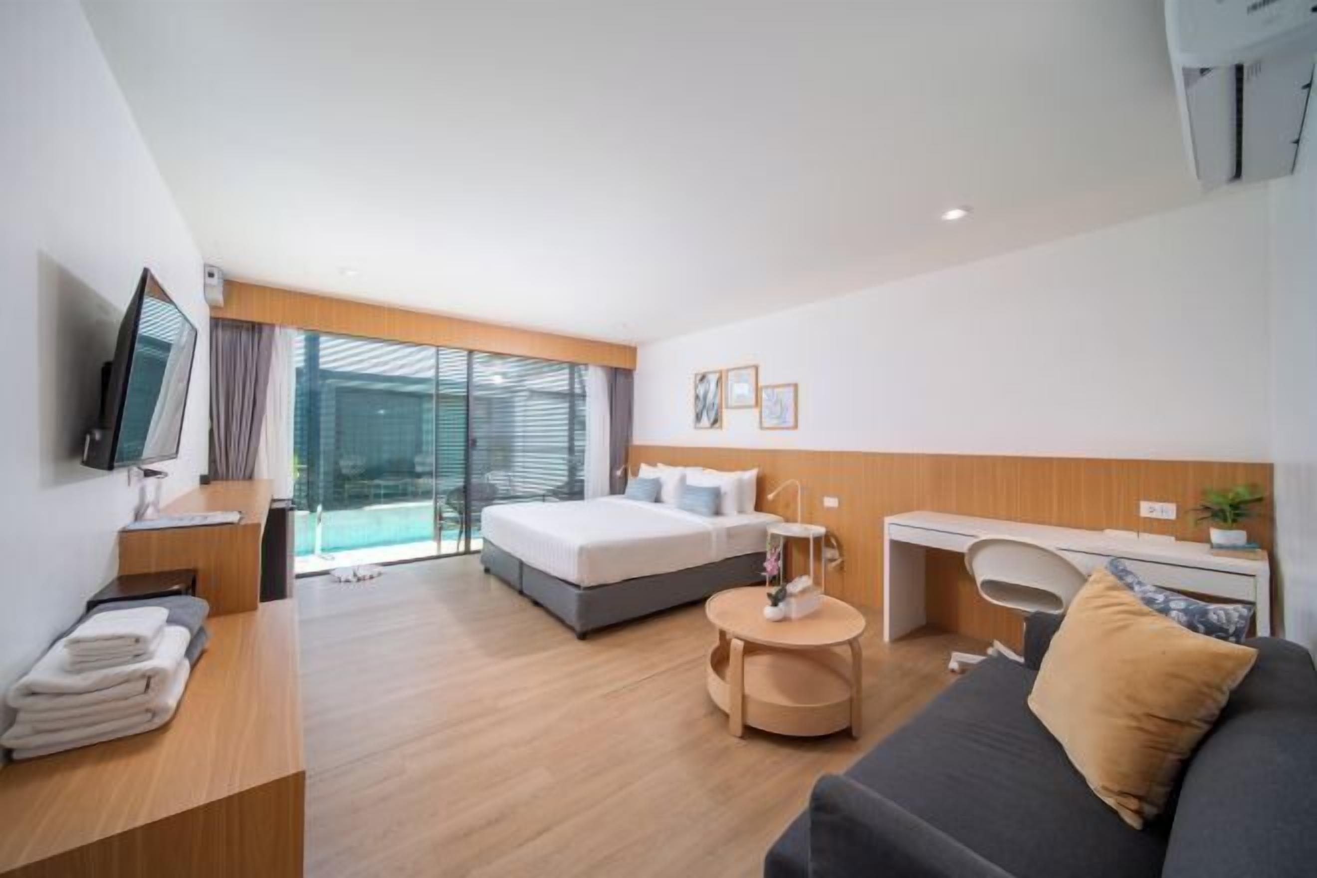 Pillowtop beds, in-room safe, individually decorated, desk