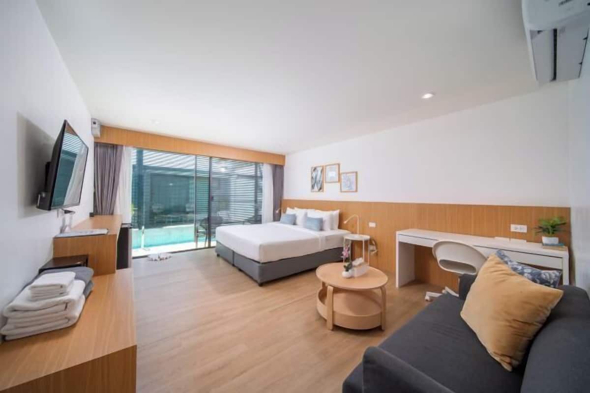 加厚床垫、客房内保险箱、特色装修、办公桌