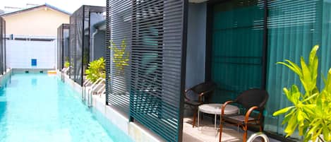 Deluxe dubbelrum - tillgång till pool | Terrass/Patio