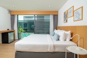 Premier Deluxe Pool Access | Bäddmadrasser, värdeförvaringsskåp på rummet och individuell inredning