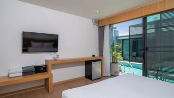 Pillowtop beds, in-room safe, individually decorated, desk