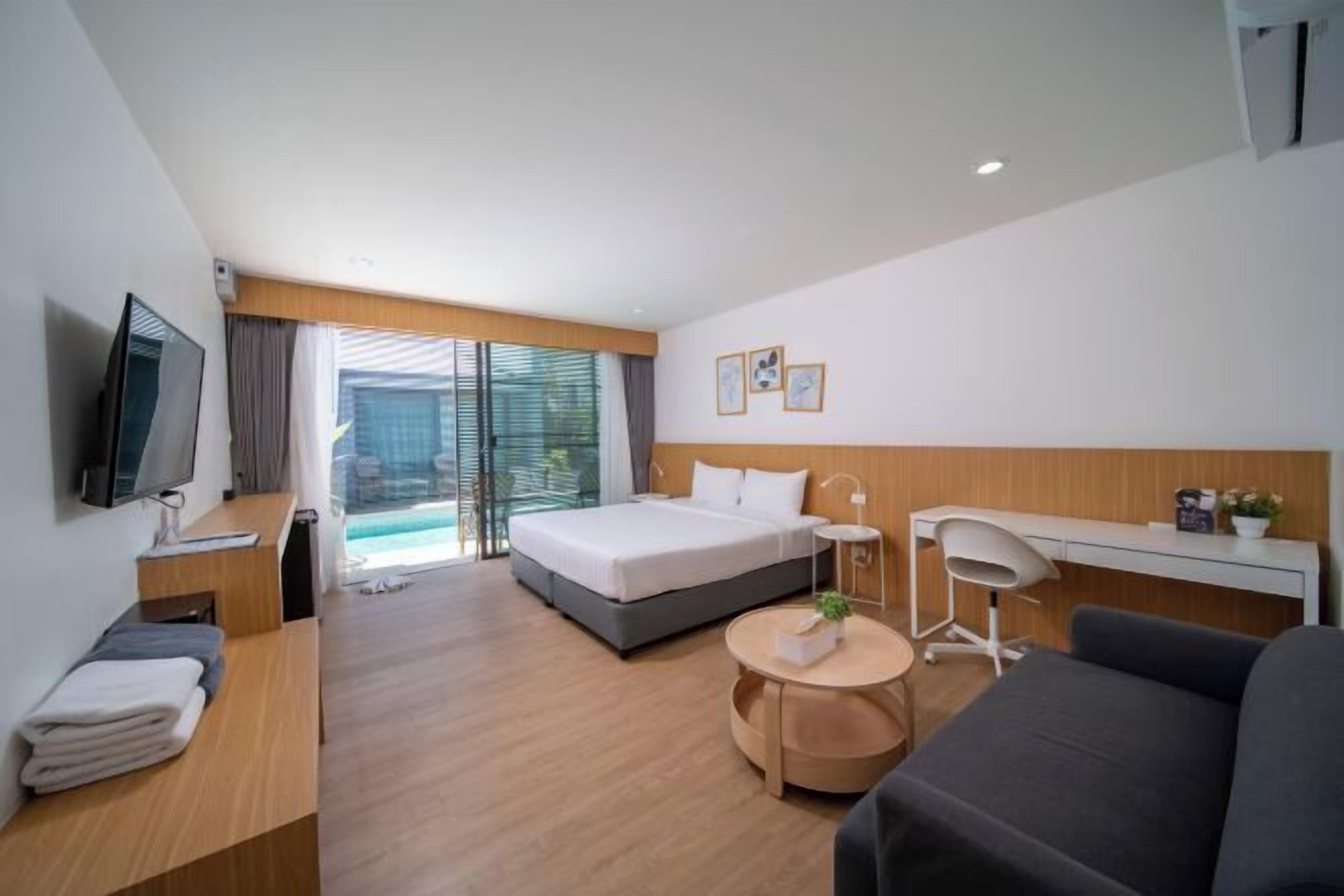 Pillowtop beds, in-room safe, individually decorated, desk