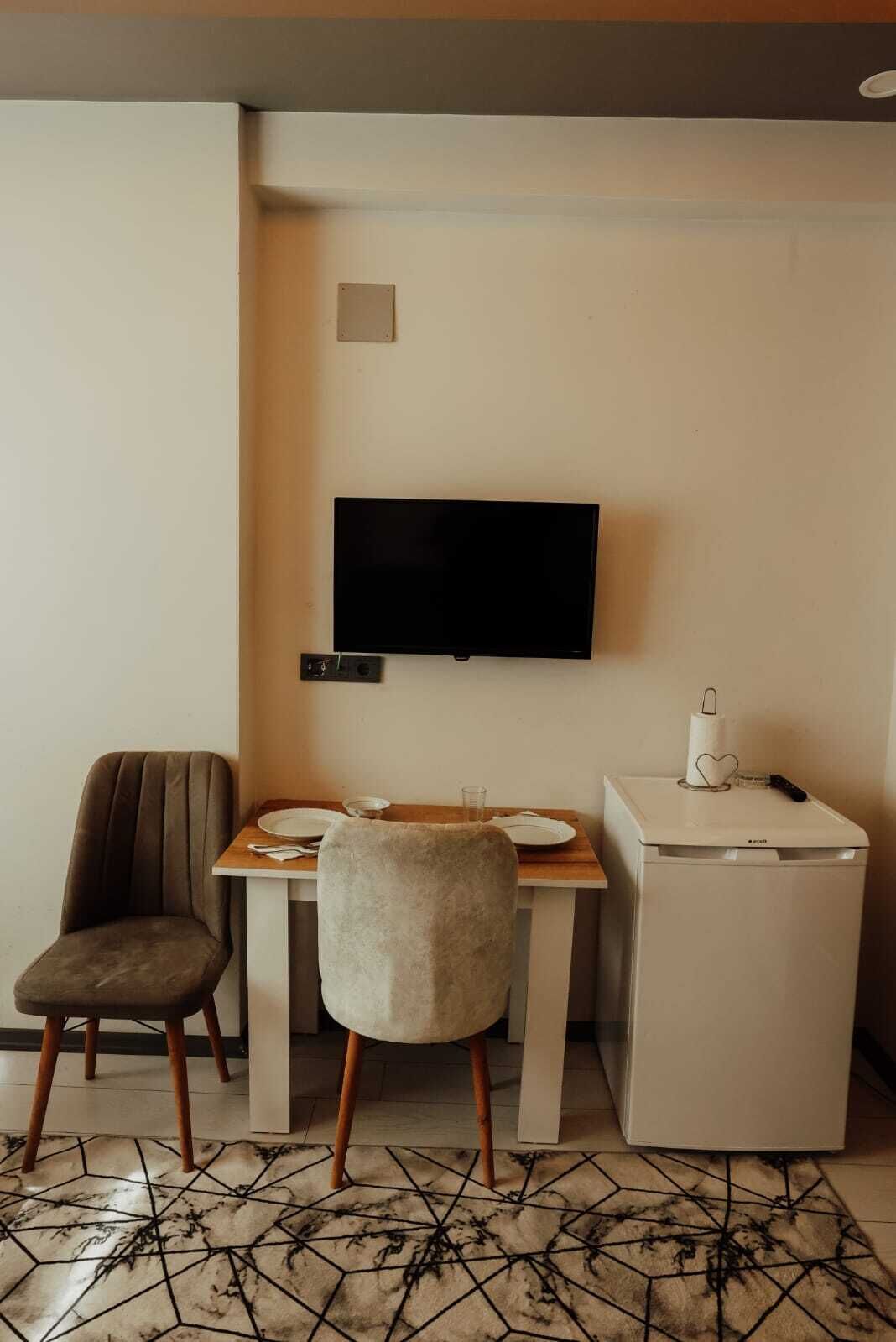 Desk, laptop workspace, soundproofing, free WiFi