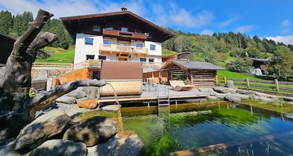 Bauernhaus in Bramberg mit Naturteich