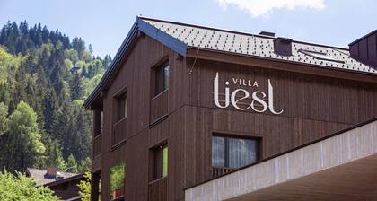 Premium holiday apartment with sauna and garden