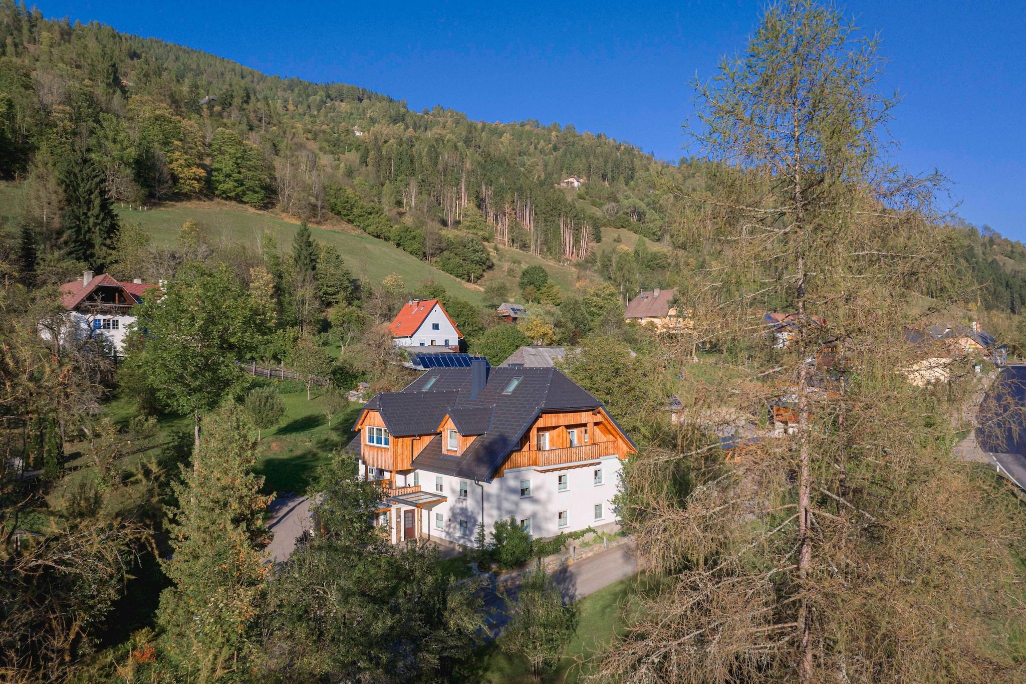 Außenseite Ferienhaus [Sommer]