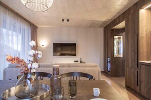 Dining - Premium holiday apartment with balcony and sauna (Haus im Ennstal)