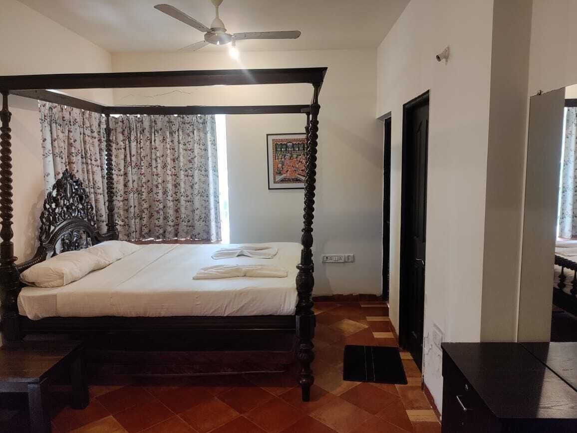 Family Apartment | Laptop workspace, free WiFi