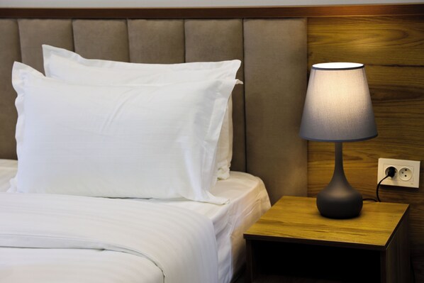 Desk, laptop workspace, soundproofing, free WiFi