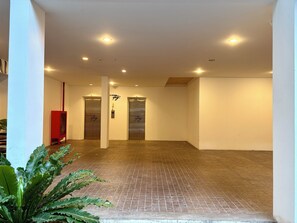 Exterior - Maison Stay Bangkok (Bangkok)