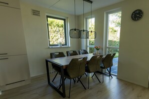 Dining - Holiday home in Ewijk in a beautiful area (Ewijk)