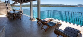 Villa Simpleza - Six Bedroom Villa with Private Pool and Jacuzzi