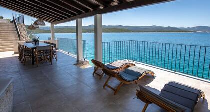 Villa Simpleza - Six Bedroom Villa with Private Pool and Jacuzzi