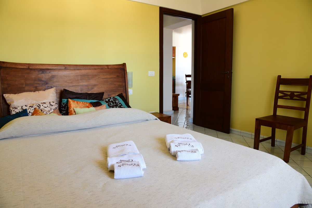 Superior-Apartment, Meerblick | 2 Schlafzimmer, Bügeleisen/Bügelbrett, kostenloses WLAN