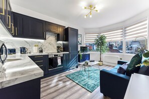 Microwave, oven, stovetop, coffee/tea maker