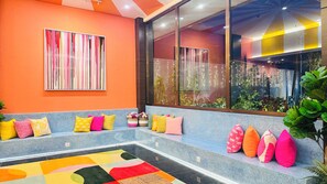 Lobby sitting area - Yellow Bee Resort Cililitan  (Jakarta)