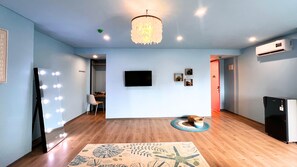 Room amenity - Yellow Bee Resort Cililitan  (Jakarta)