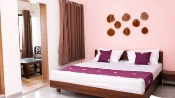 In-room safe, desk, blackout drapes, soundproofing