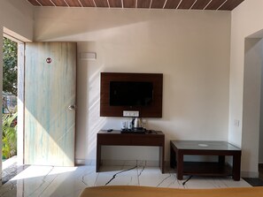 Deluxe Double Room, Balcony | In-room safe, desk, blackout drapes, soundproofing - Hiran Gir Retreat Sasan Gir (Talala)