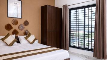 Junior Suite | In-room safe, desk, blackout curtains, soundproofing