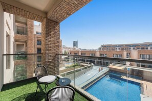 حمّام سباحة مُدفَّأ