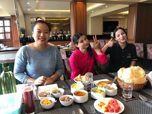 Breakfast area - Hotel Lake View Kashmir (Srinagar)