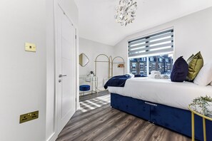 2 bedrooms, desk, iron/ironing board, free WiFi