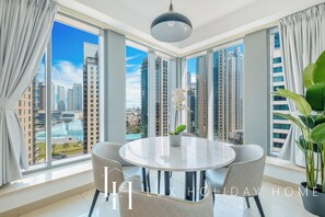 Dining - LUX  The Fountain View Suite (Dubai)