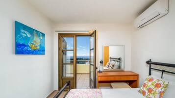 ๋น๋ผ | 2 ๊ฐ์ ์นจ์ค