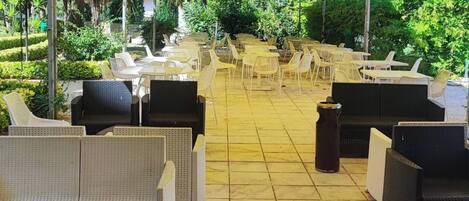 Apartment, 1 Bedroom, Accessible, Smoking | Outdoor dining