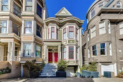 In the Heart of Haight Ashbury 5 Bedroom House