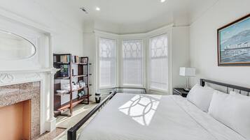 5 bedrooms, iron/ironing board, free WiFi, bed sheets