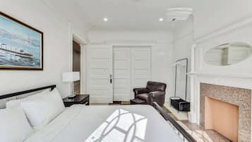 5 slaapkamers, een strijkplank/strijkijzer, gratis wifi, beddengoed