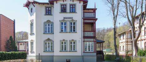 Façana frontal de l'allotjament