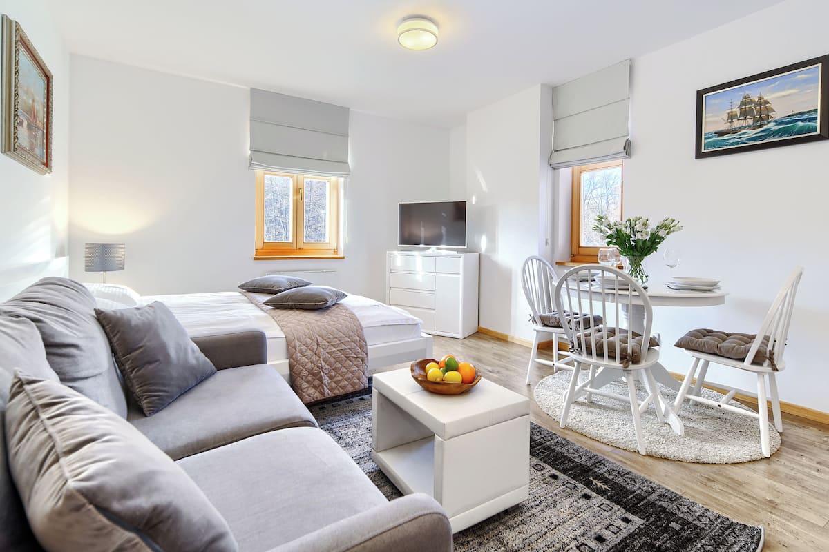 Estudio | Tabla de planchar con plancha y wifi gratis