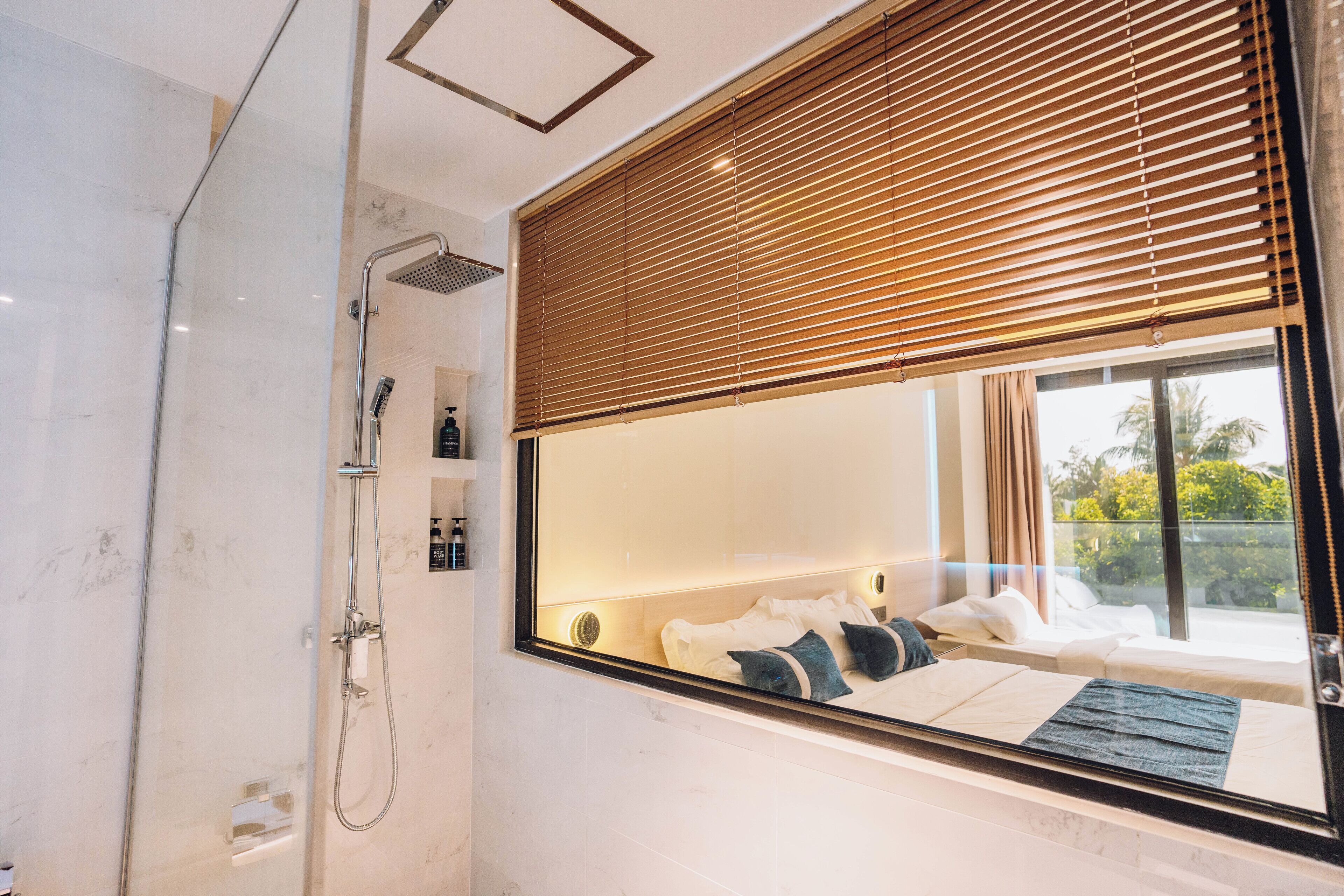 Minibar, in-room safe, individually decorated, individually furnished