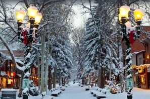 Exterior - 2 Bedroom Condo at Historic Lift 1A in Downtown Aspen (Aspen)