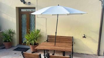 Apartment | Tempat makan luar