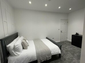 1 habitación, wifi gratis y ropa de cama