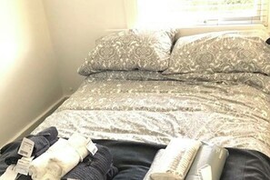 1 bedroom, iron/ironing board, free WiFi, bed sheets