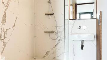 Standard Single Room | Bathroom